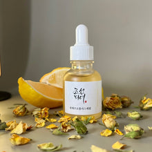 Load image into Gallery viewer, BEAUTY OF JOSEON Glow Serum Propolis + Niacinamide 30ml
